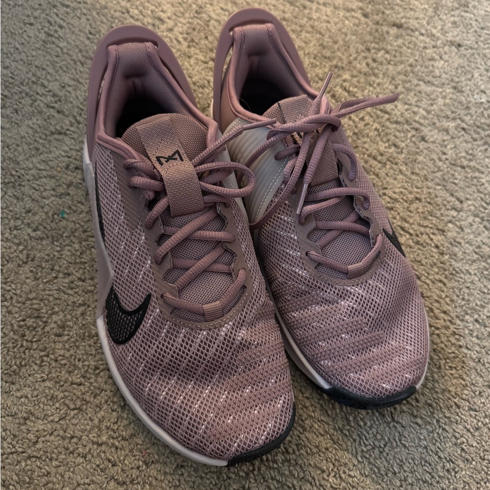 Nike training Metcon 9 in smoky mauve